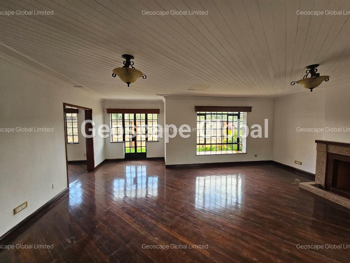 5 Bed House with En Suite in Spring Valley - 11