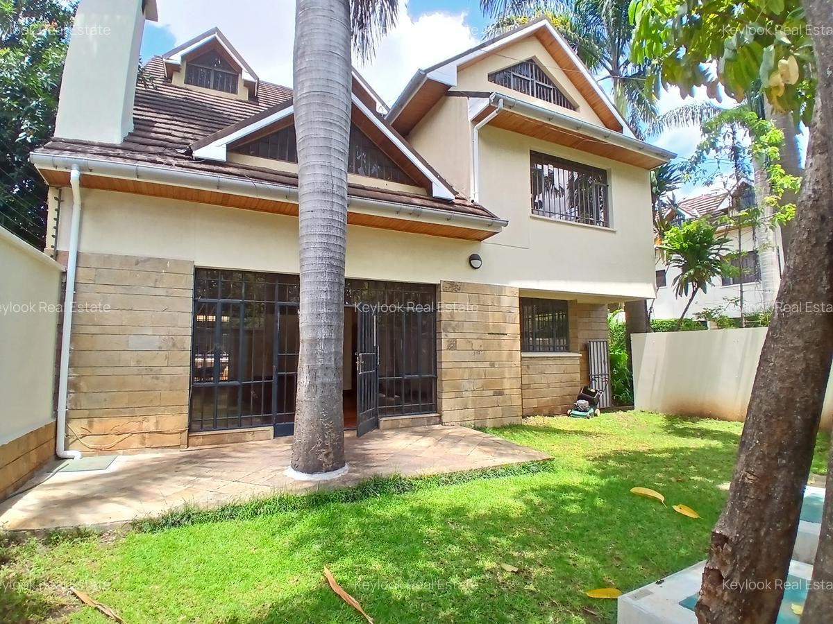 5 Bed Townhouse with En Suite at Lavington - 1
