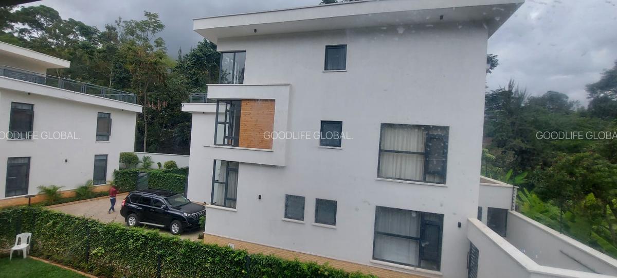 5 Bed Villa with En Suite at Lavington - 12