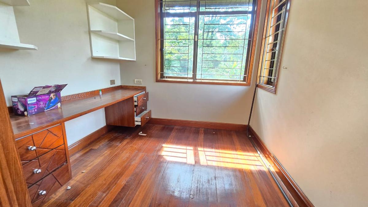 4 Bed House with En Suite in Runda - 10