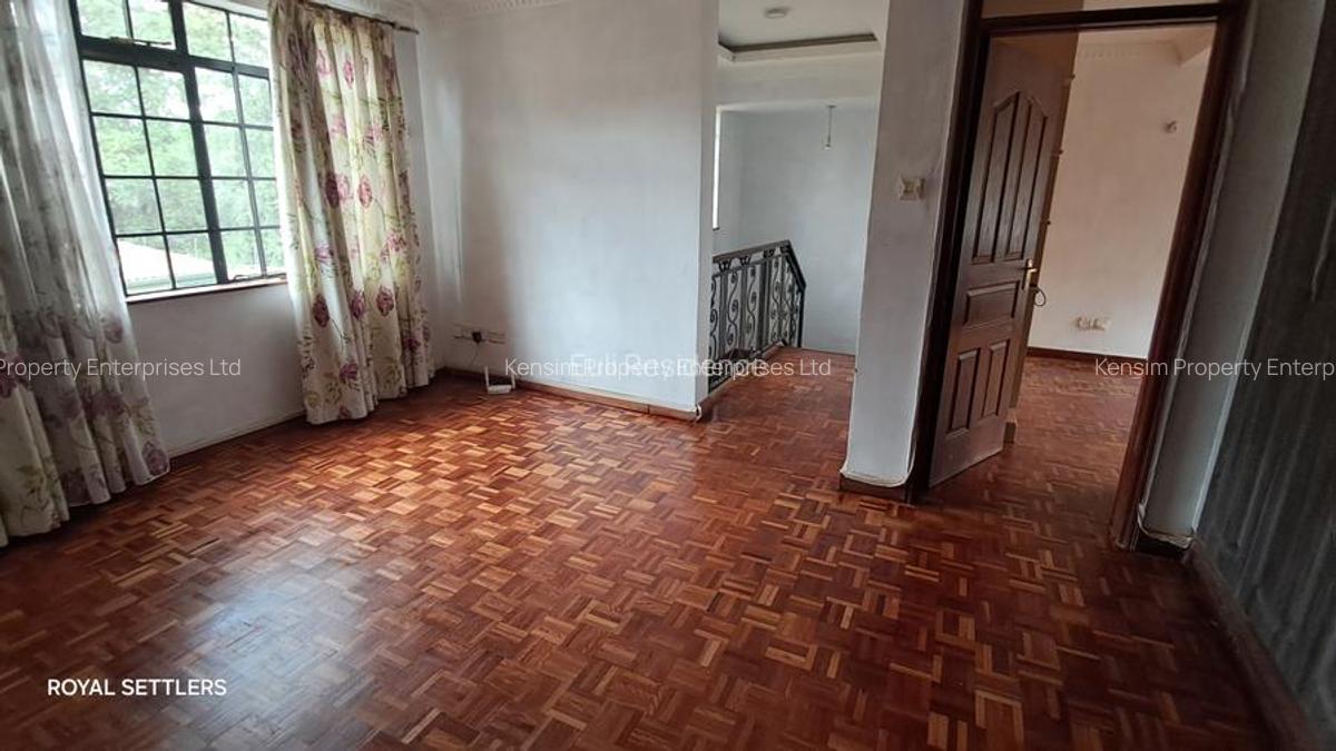 4 Bed Townhouse with En Suite in Lavington - 14