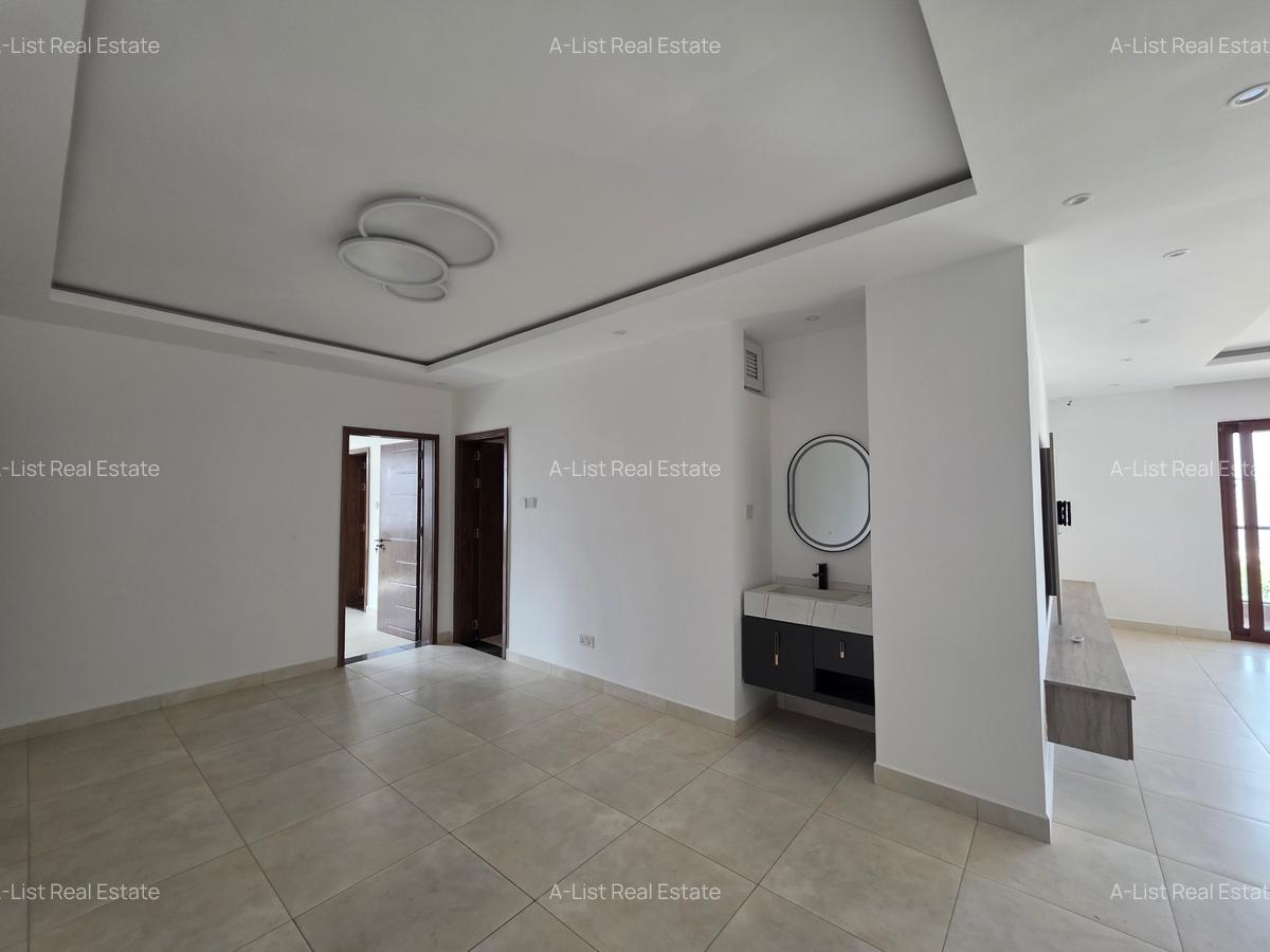 Serviced 4 Bed Apartment with En Suite at 2Nd Parklands - 19