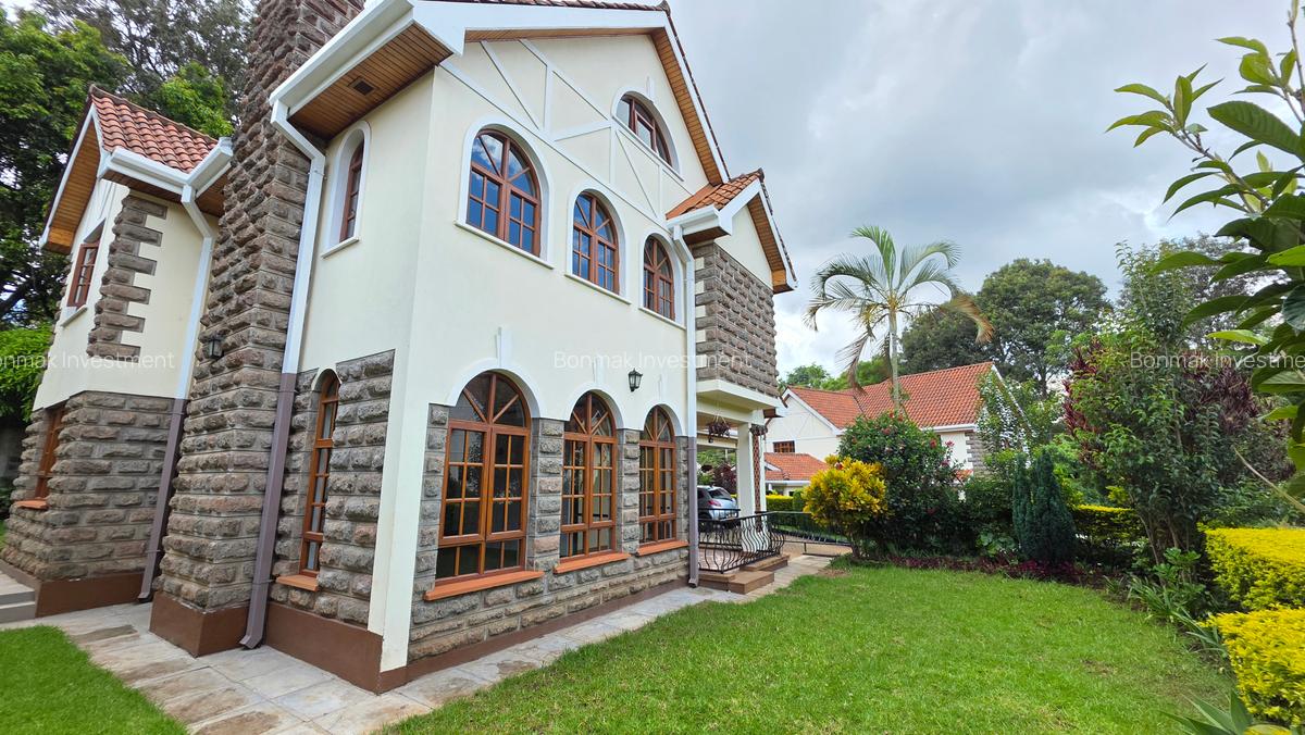 4 Bed Townhouse with En Suite at Lavington Green. - 3