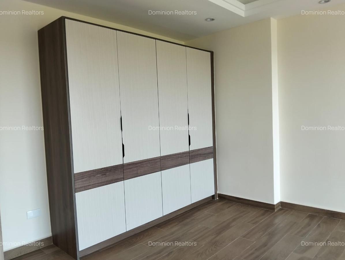 2 Bed Apartment with En Suite in Parklands - 10