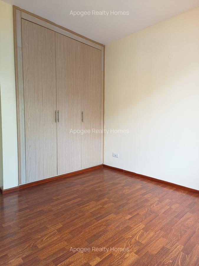 Serviced 2 Bed Apartment with En Suite at Fourways Junction Estate - 9