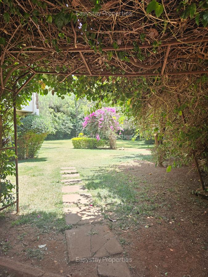 5 Bed Townhouse with En Suite in Kyuna - 3