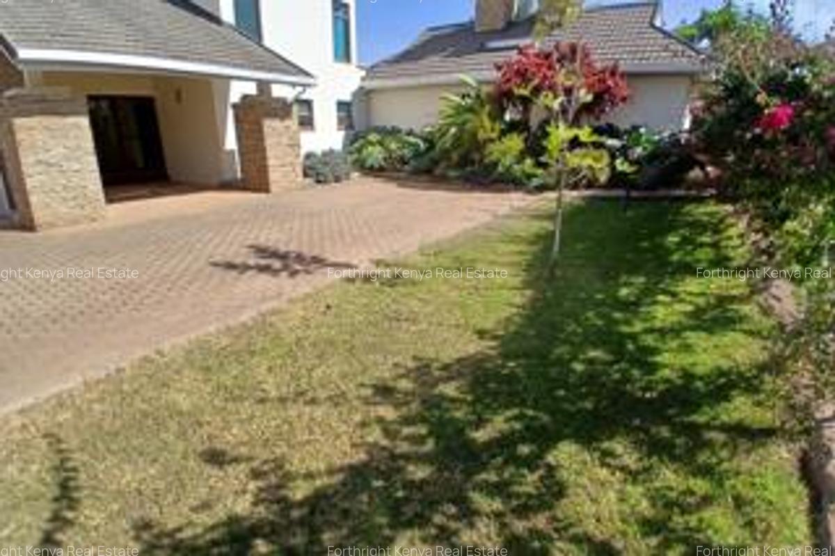 5 Bed House with En Suite at Bogani - 11