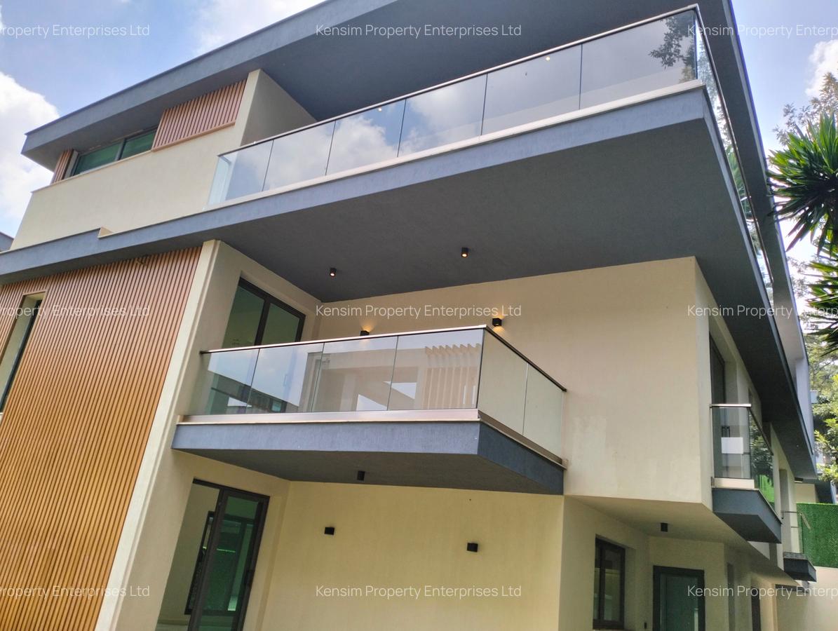 5 Bed Townhouse with En Suite in Lavington - 12