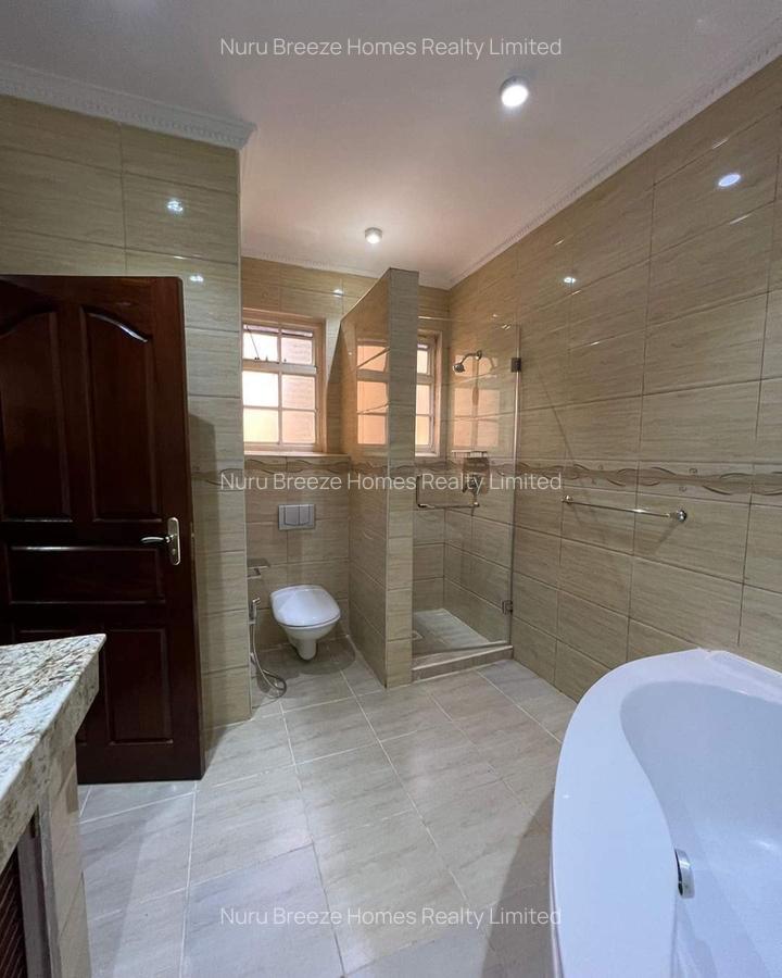 4 Bed Townhouse with En Suite in Kyuna - 13