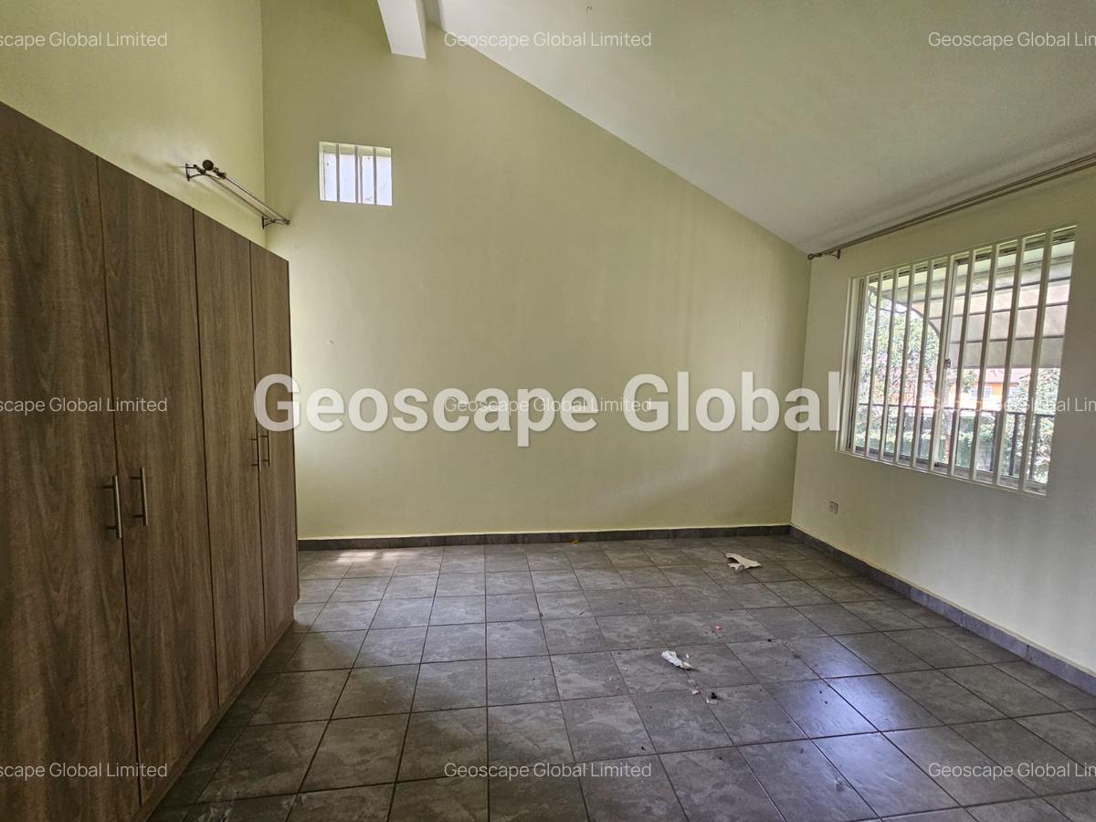 4 Bed House with En Suite in Nyari - 8
