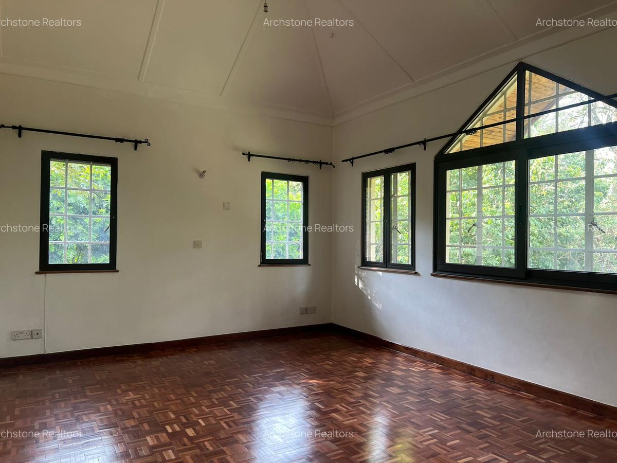 5 Bed Townhouse with En Suite in Rosslyn - 11