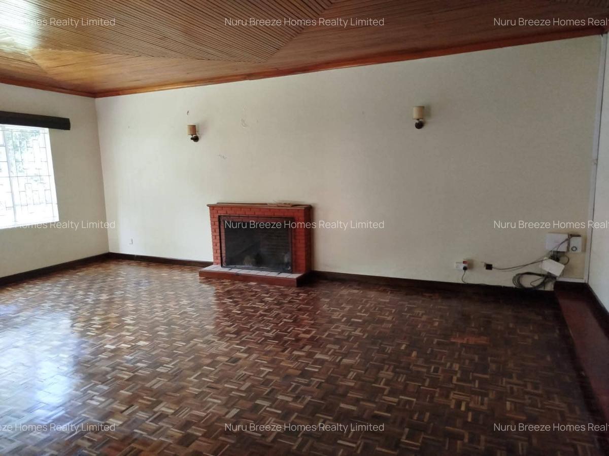 4 Bed House with En Suite in Runda - 10