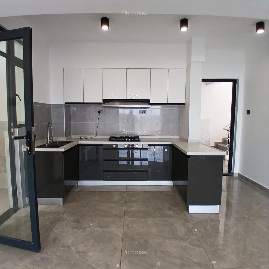 2 Bed Apartment with En Suite in Lavington - 9