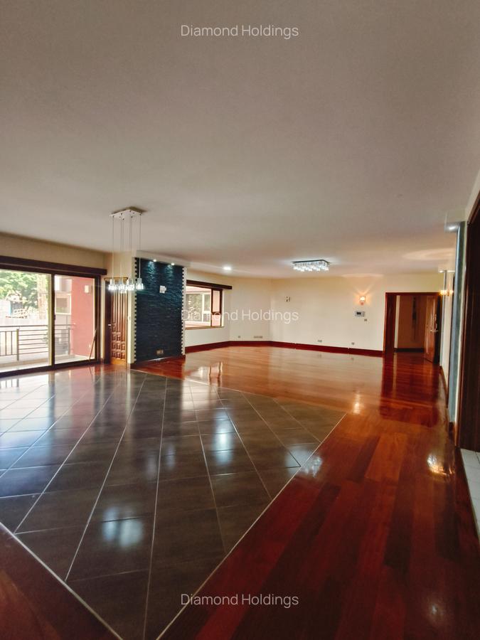 3 Bed Apartment with En Suite at Parklands - 5