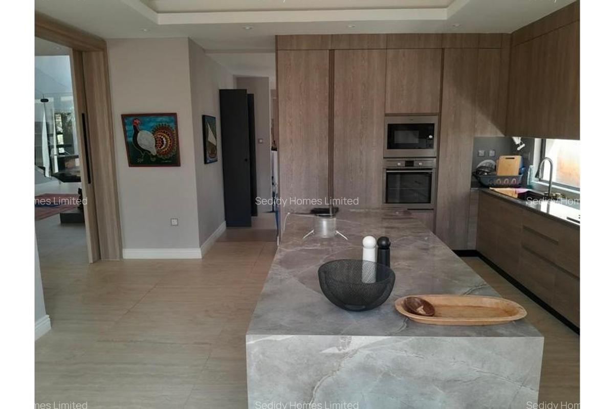 5 Bed Villa with En Suite in Runda - 7