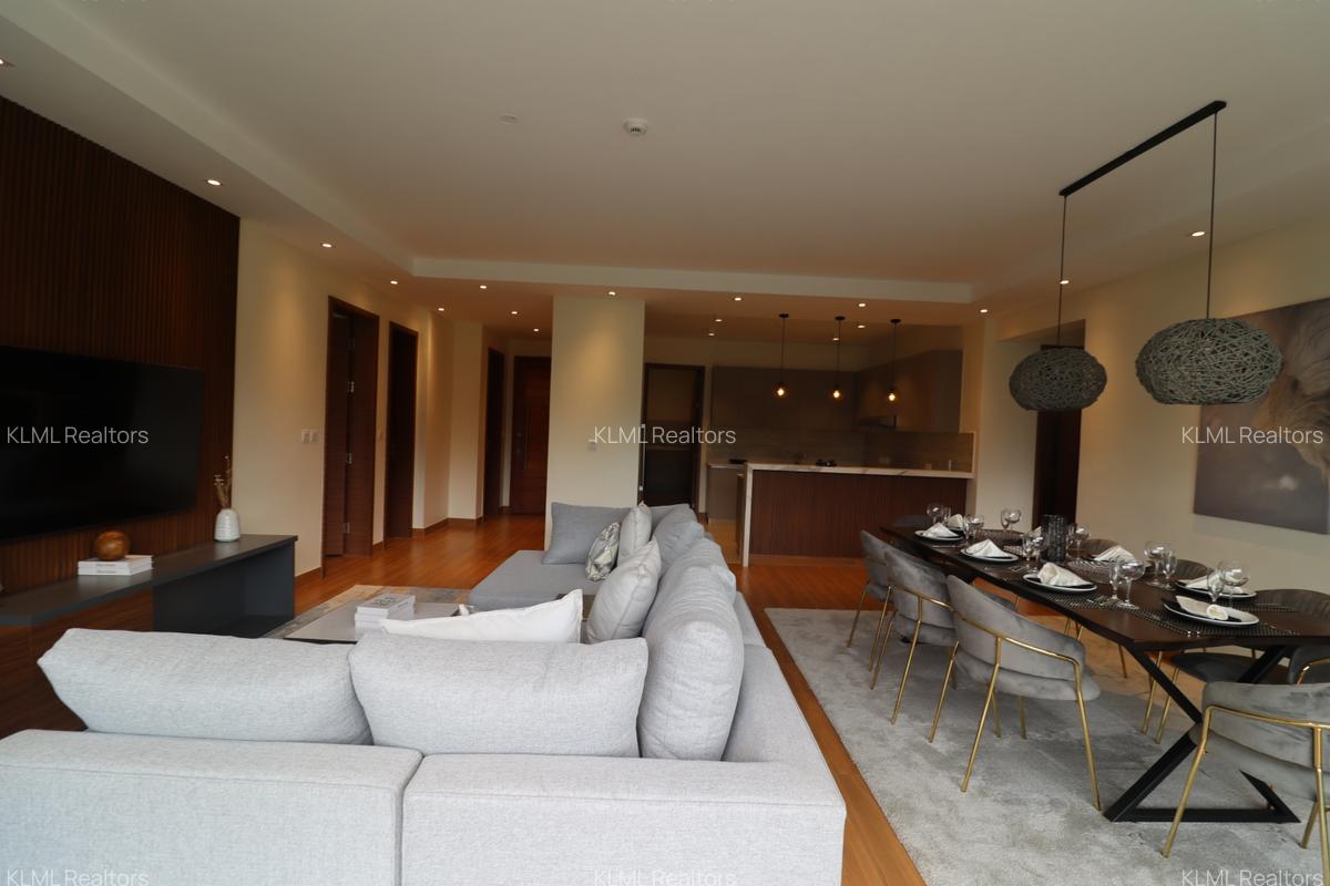 3 Bed Apartment with En Suite in Riverside - 4