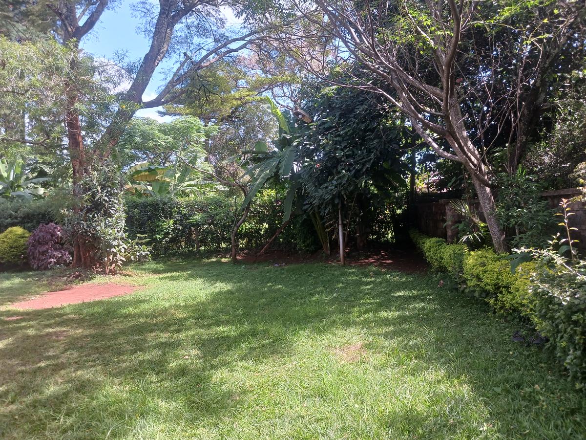 4 Bed House with En Suite at Lavington - 3