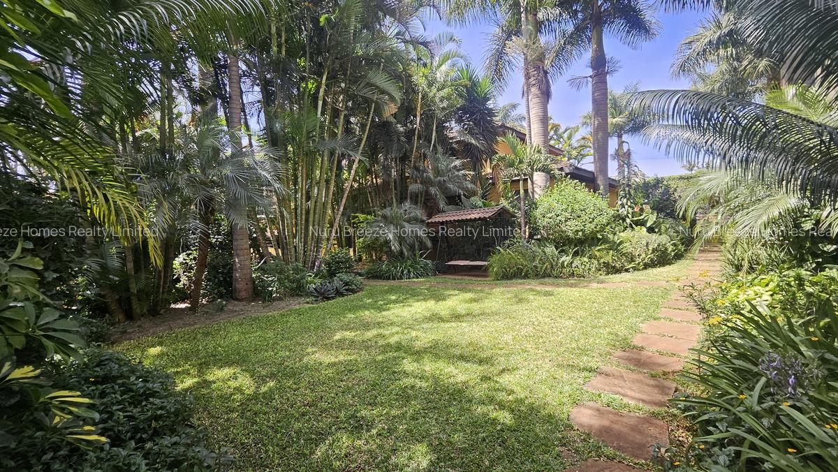 6 Bed House with En Suite in Runda - 17