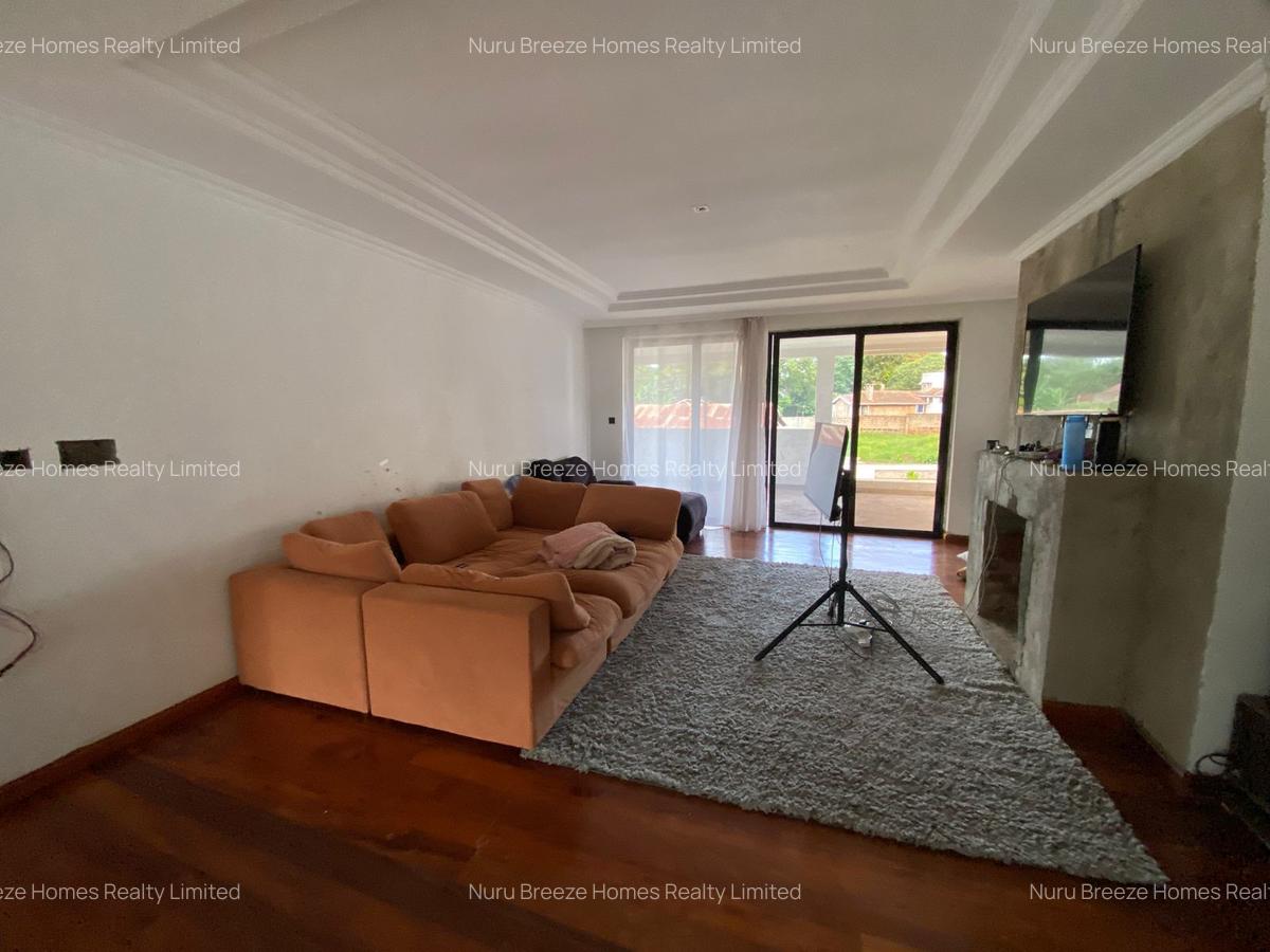 5 Bed House with En Suite in Runda - 9