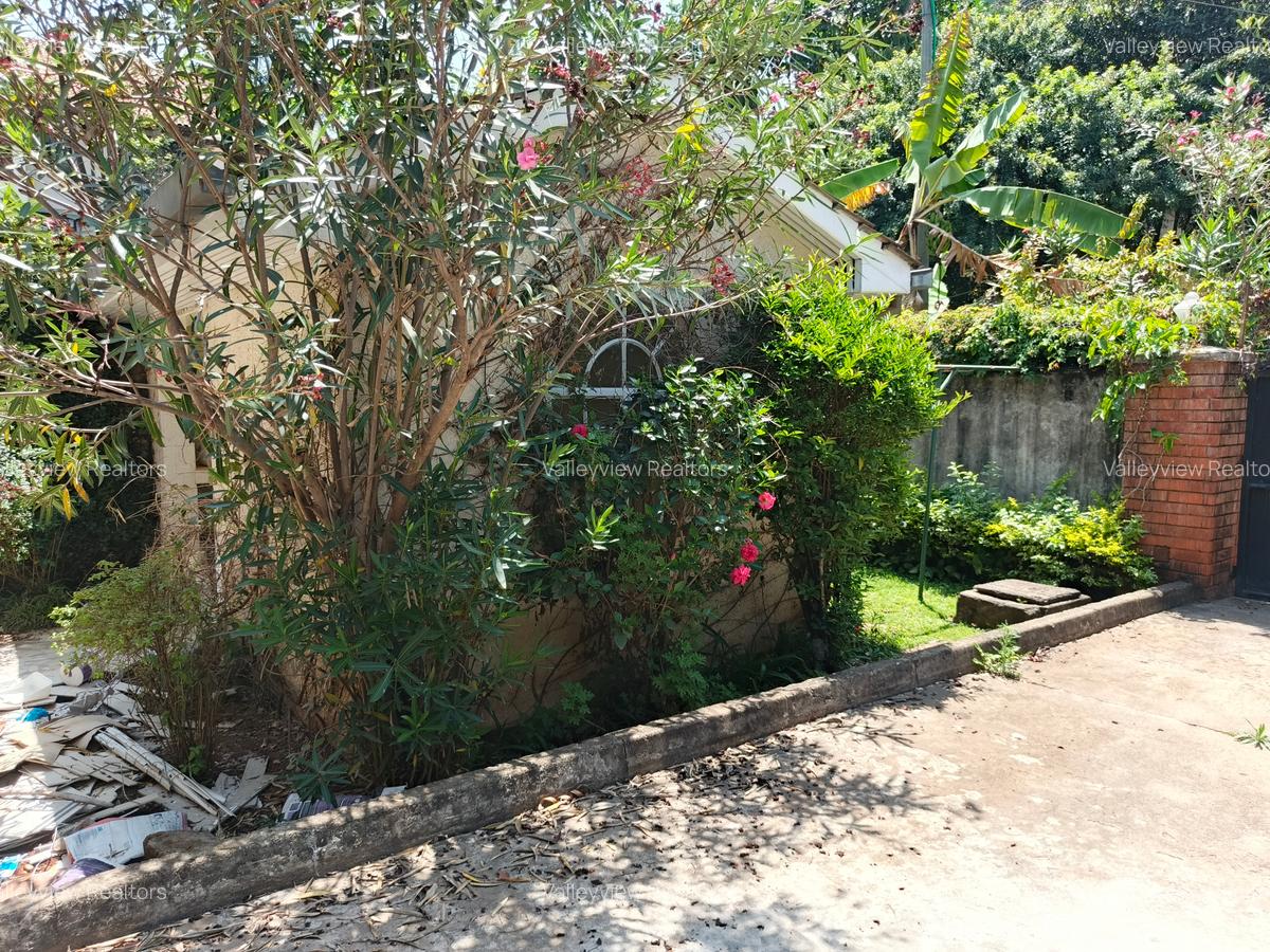 4 Bed Townhouse with En Suite at Lavington - 5
