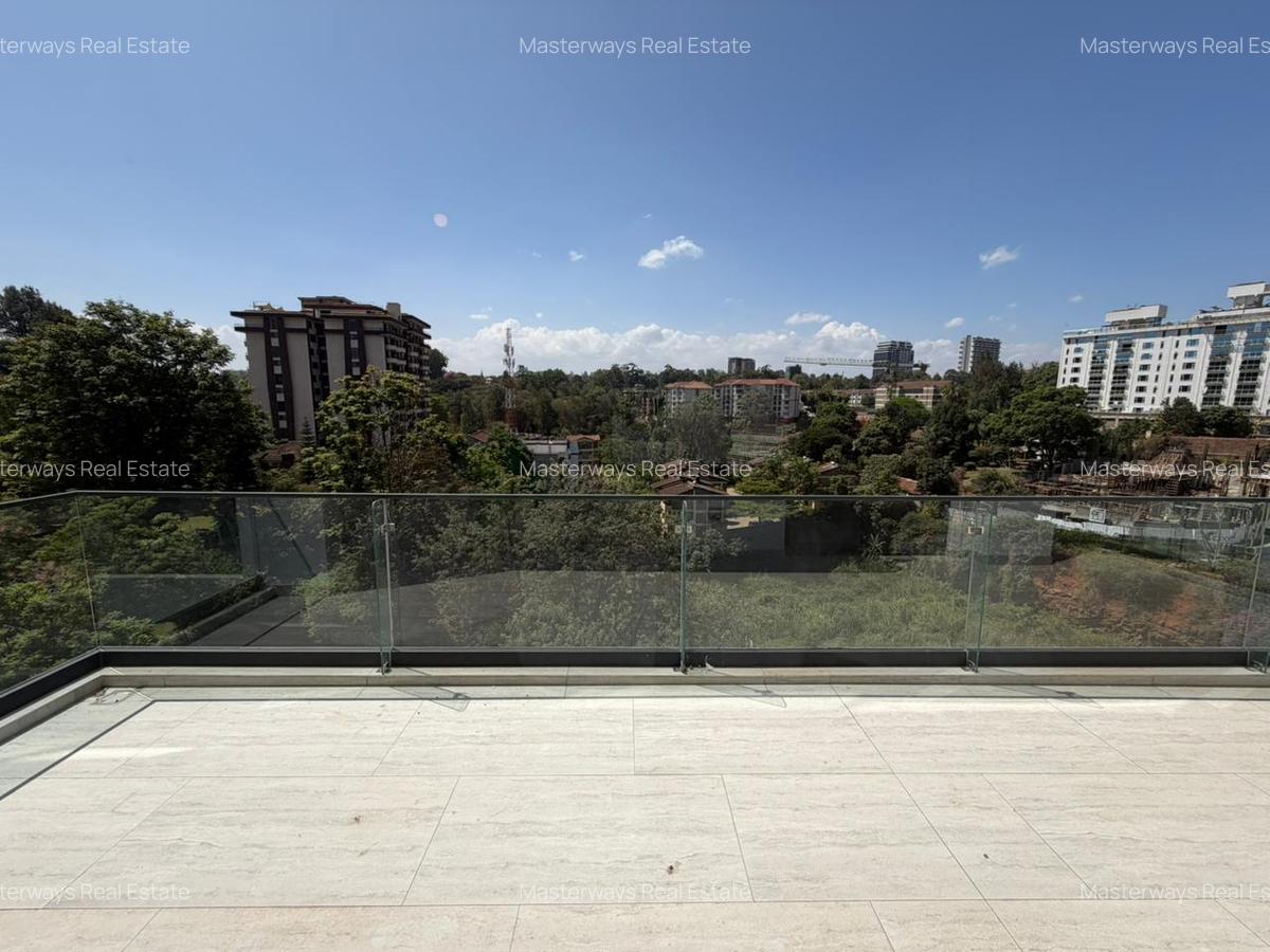 2 Bed Apartment with En Suite at Riverside Drive - 13