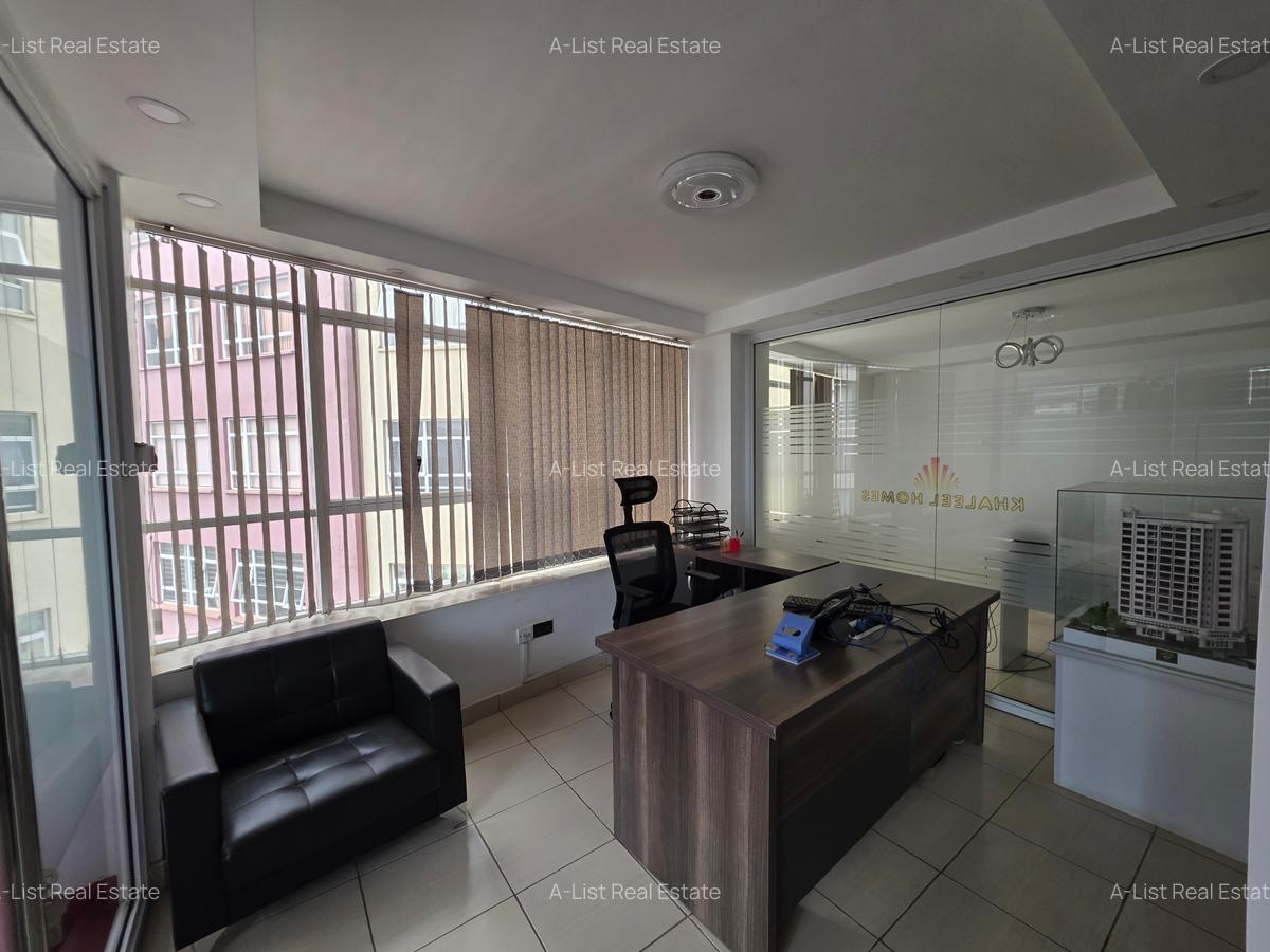 1,205 ft² Commercial Property with Service Charge Included at Parklands - 7