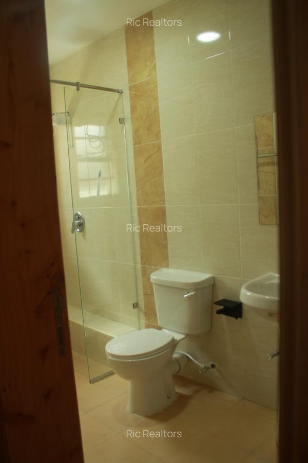 4 Bed Townhouse with En Suite at Banana - Kiambu - 17