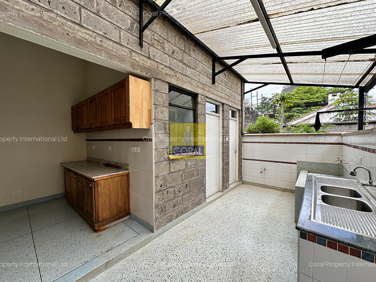 5 Bed Townhouse in Brookside - 16