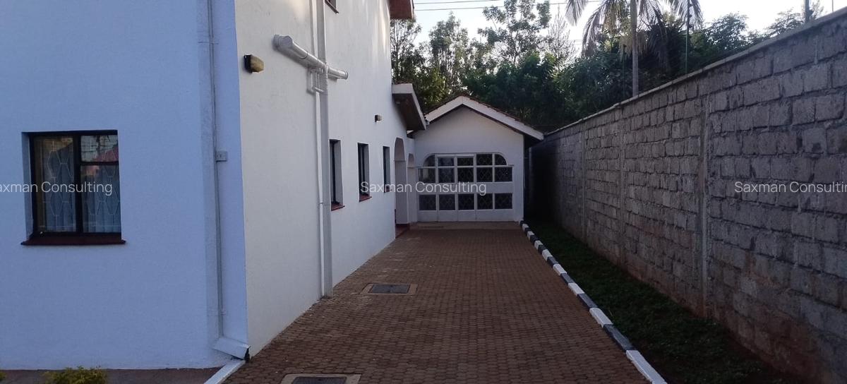 7 Bed House with En Suite in Runda - 10