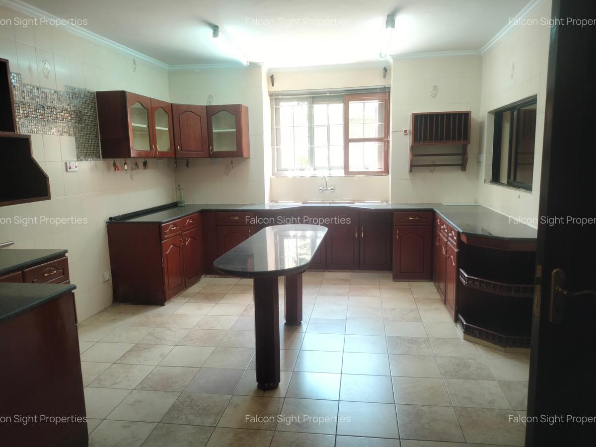 4 Bed Townhouse with Staff Quarters at Few Minutes Drive To Roslyn Academy And German School - 14