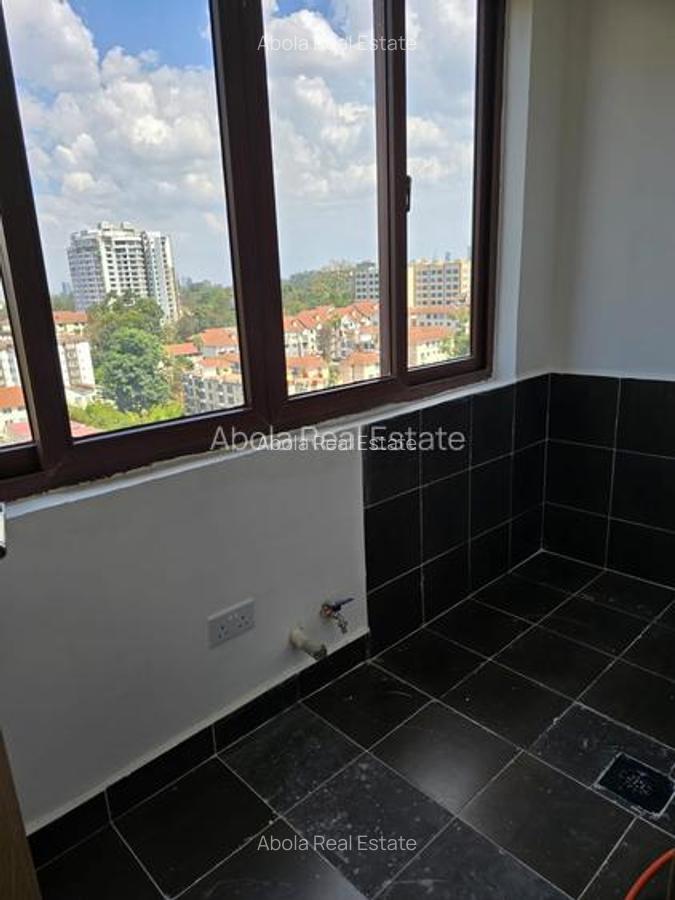 3 Bed Apartment with En Suite in Westlands Area - 14