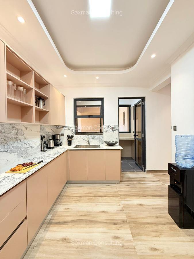 Serviced 2 Bed Apartment with En Suite in Brookside - 11