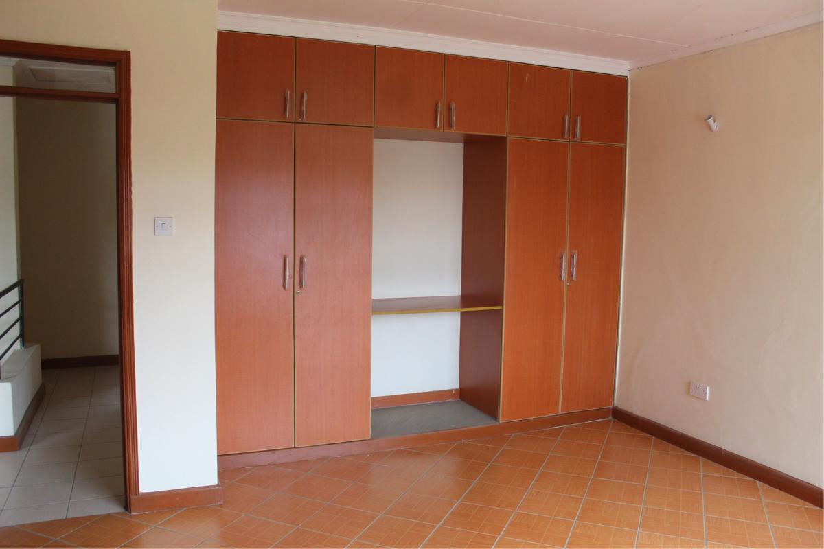 4 Bed Townhouse with En Suite in Embakasi - 8