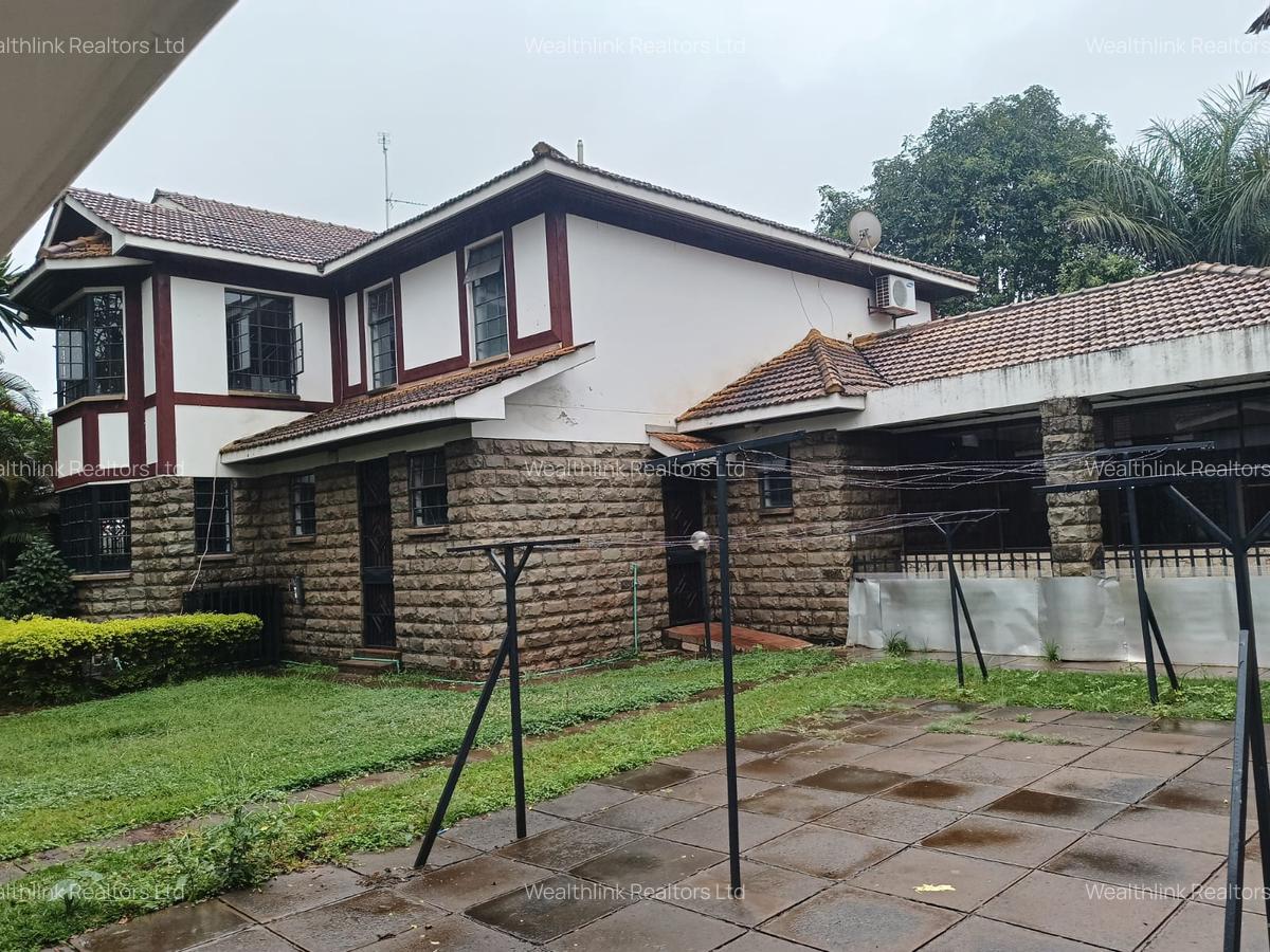 4 Bed Townhouse with En Suite at Runda - 2