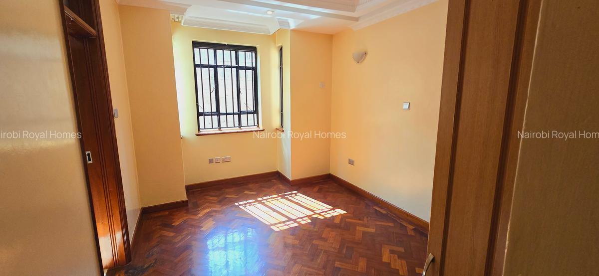 4 Bed Townhouse with En Suite at Lavington Green - 14
