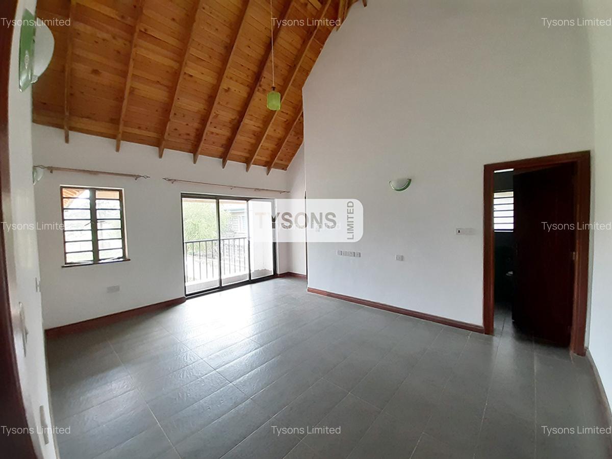 7 Bed House with En Suite in Runda - 4