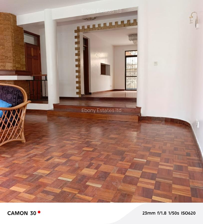 5 Bed Townhouse with En Suite in Lavington - 19