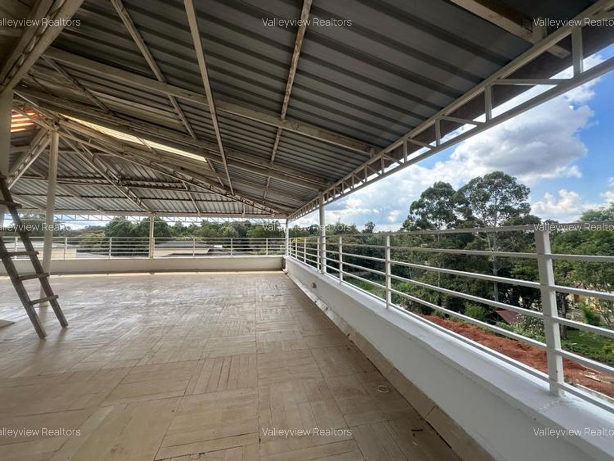 5 Bed Townhouse with En Suite at Lavington - 20