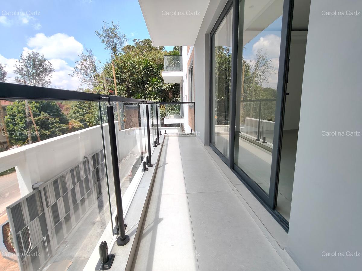 3 Bed Apartment with En Suite at Brookside Drive - 1