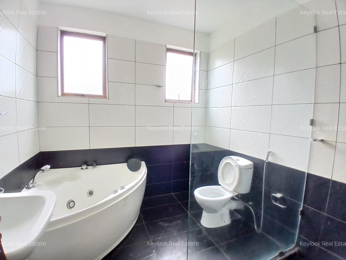 3 Bed Apartment with En Suite at Lavington - 8