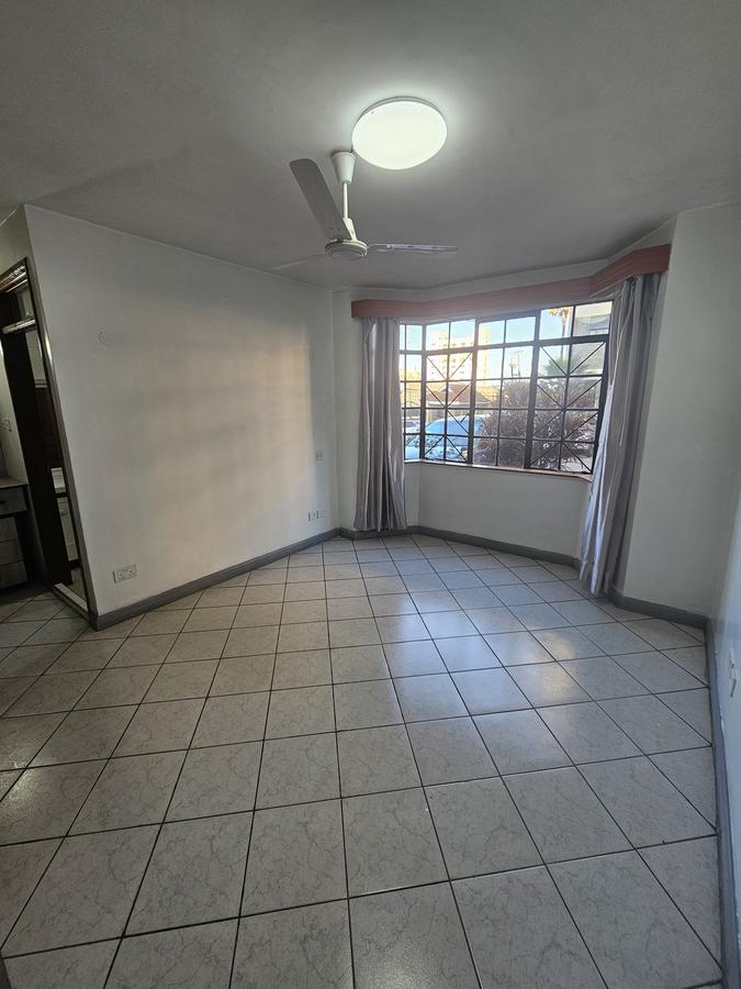 3 Bed Apartment with En Suite at Parklands Estate - 11