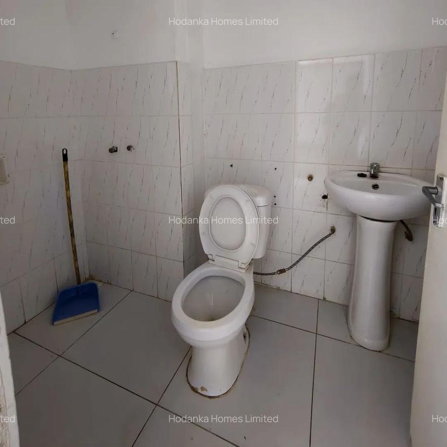 Commercial Property with Service Charge Included in Kilimani - 11