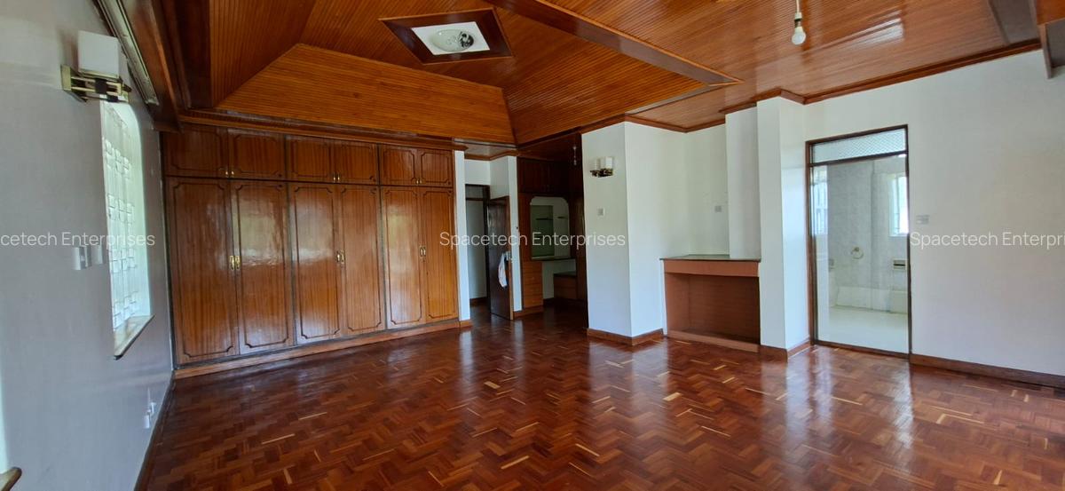 6 Bed House with En Suite in Runda - 16