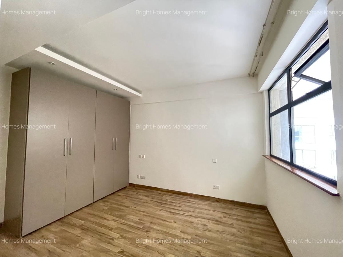 4 Bed Apartment with En Suite in Riverside - 9