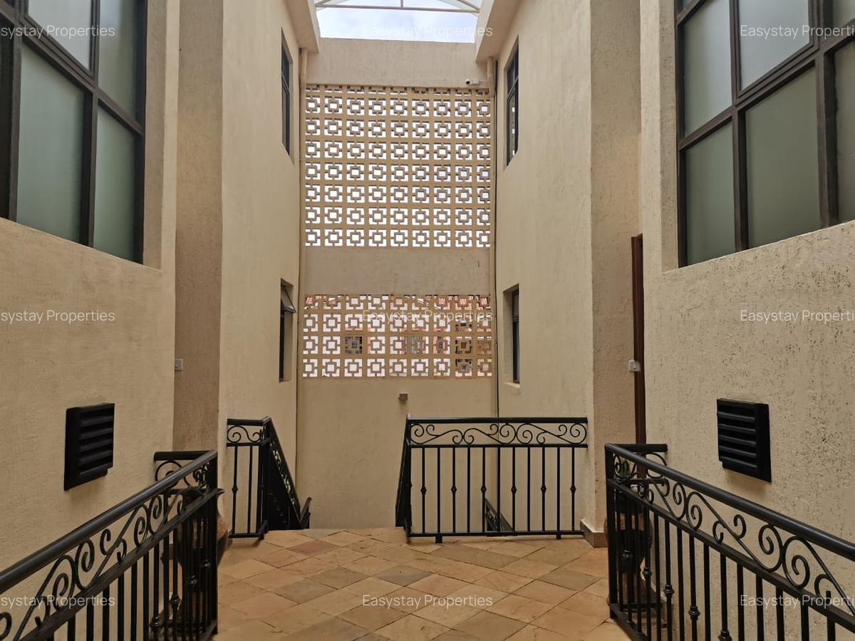 3 Bed Apartment with En Suite in Nyari - 8