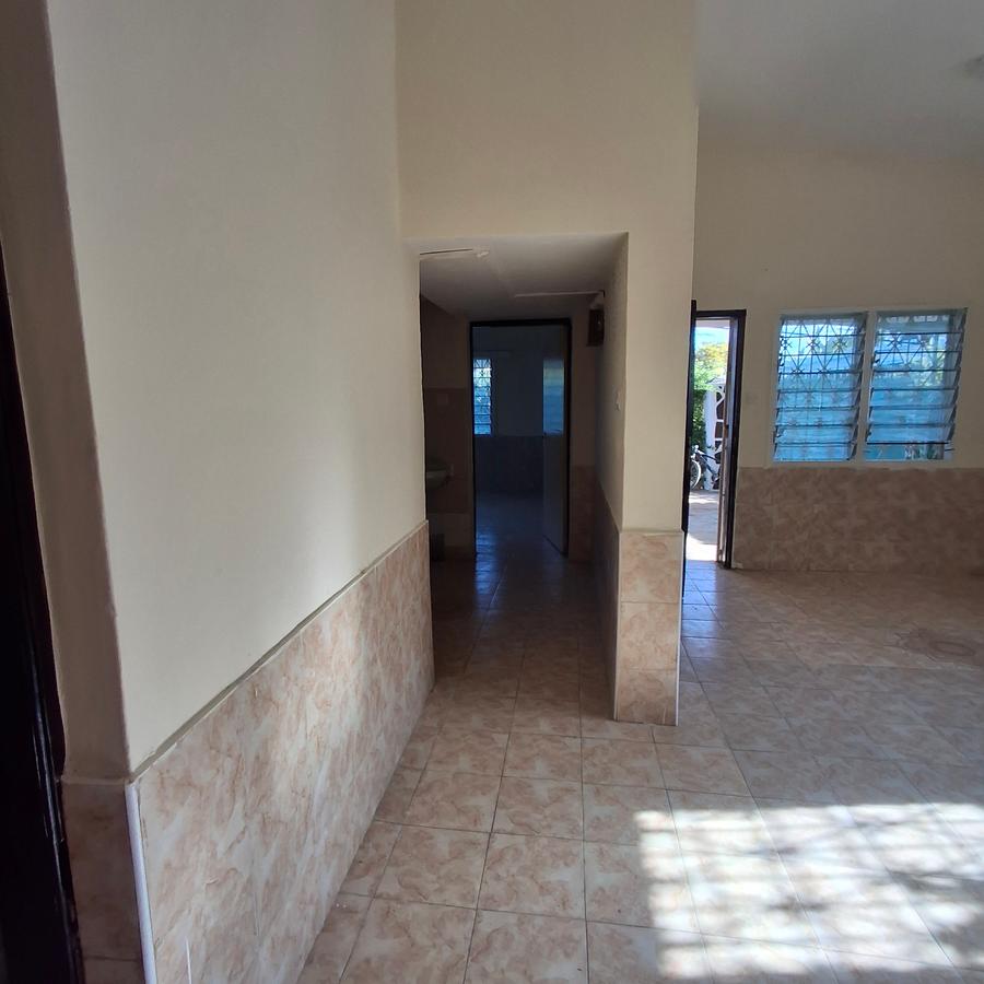 3 Bed House with En Suite at Bamburi Mombasa - 11