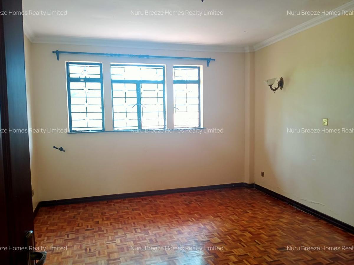 4 Bed House with En Suite in Runda - 10