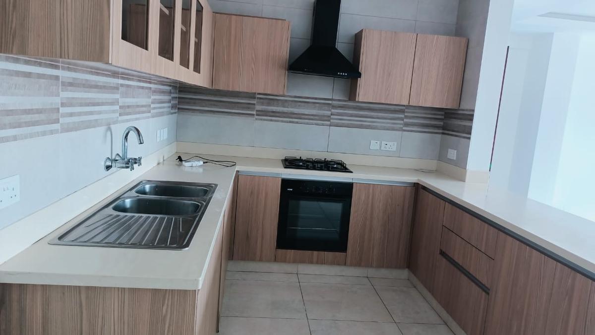 2 Bed Apartment with En Suite in General Mathenge - 9