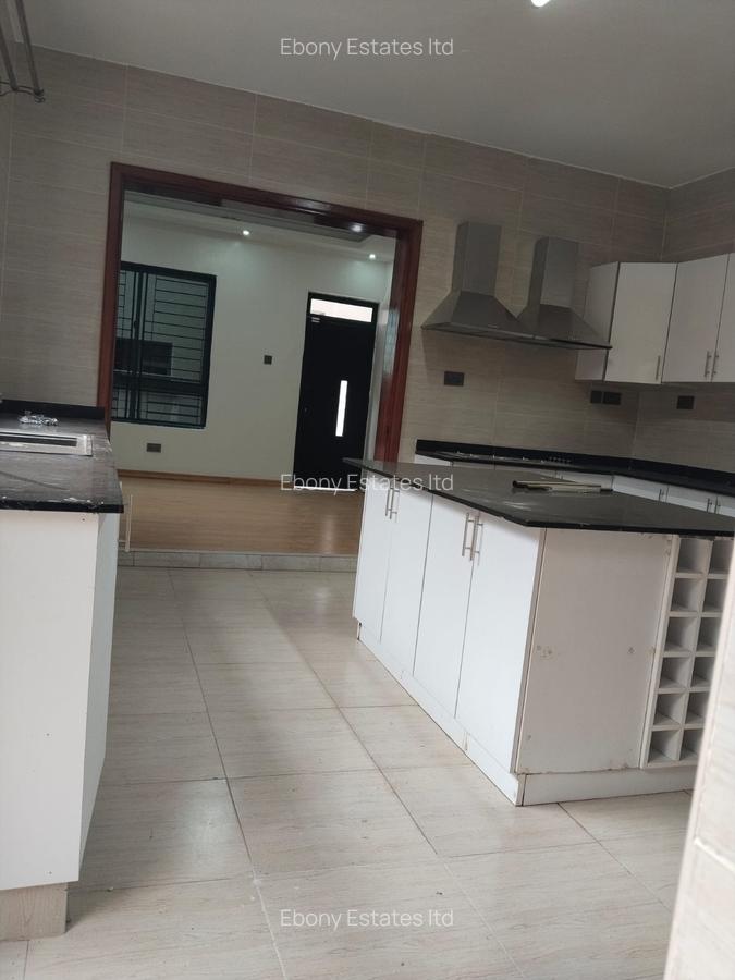 5 Bed Townhouse with En Suite in Lavington - 5
