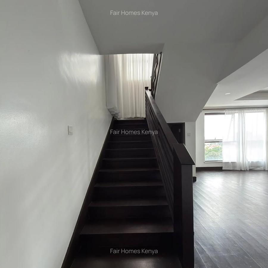 4 Bed Apartment with En Suite at Valley Arcade - 2